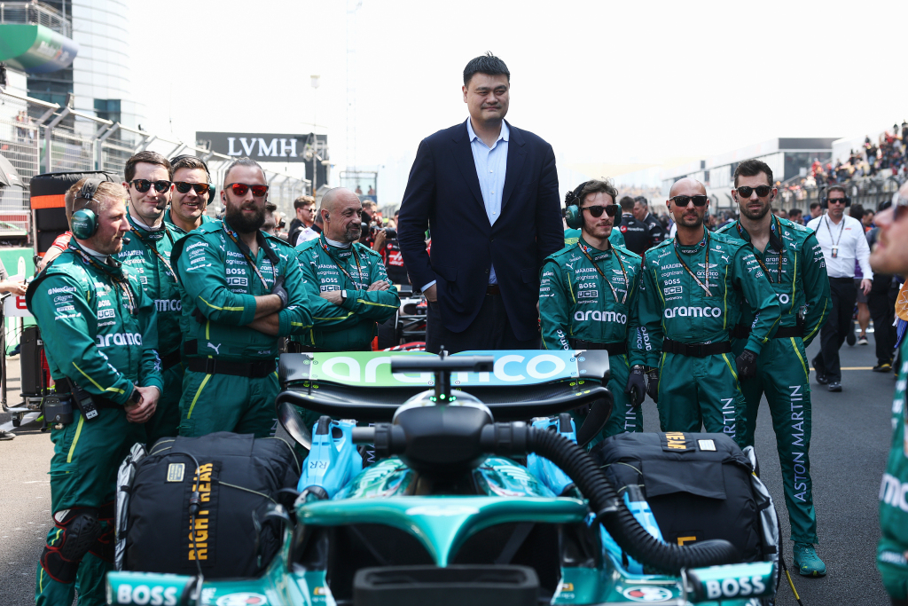 阿斯顿马丁绝杀威廉姆斯，汉密尔顿点燃赛场