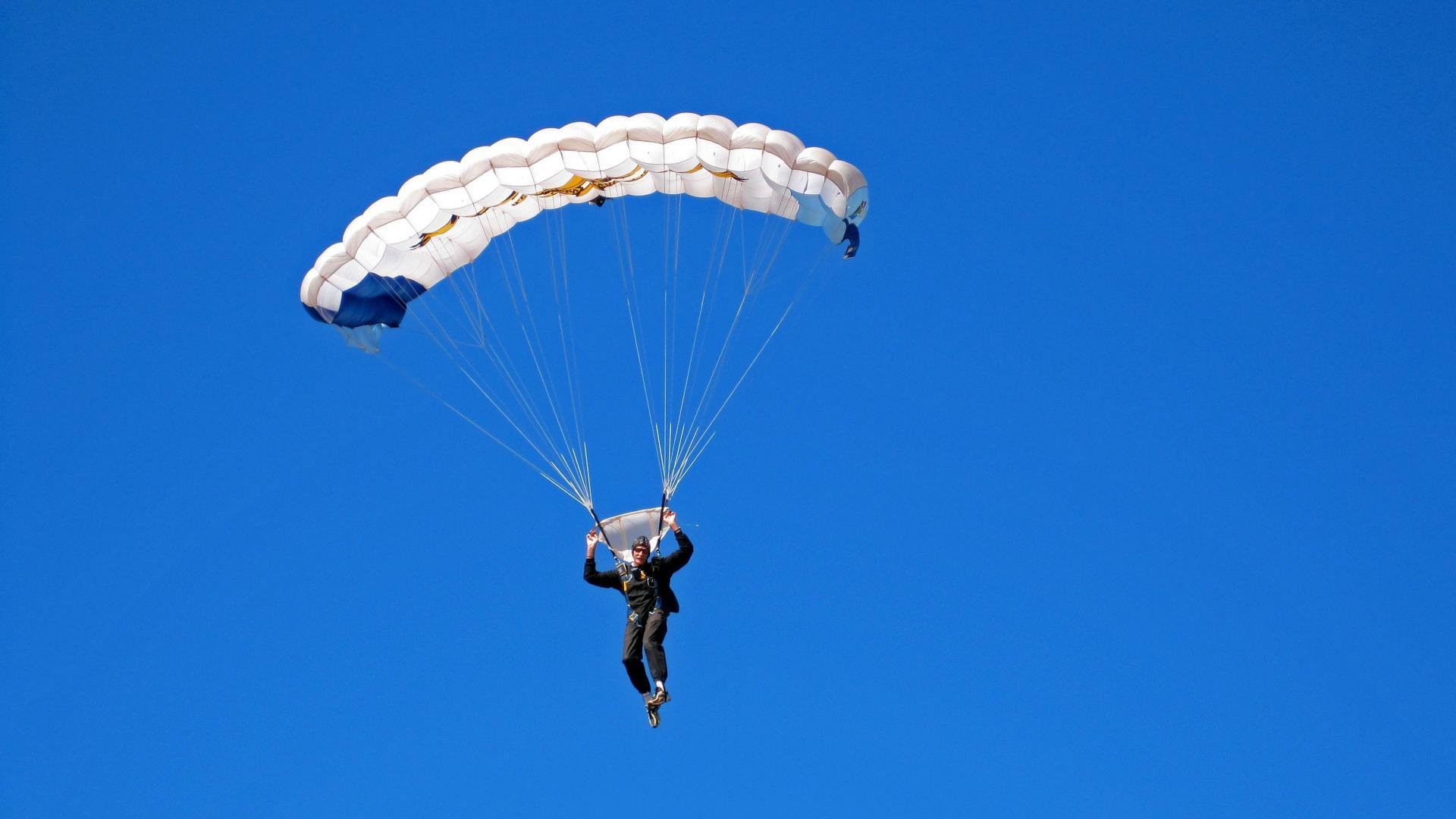 范弗利特，暗夜织网者