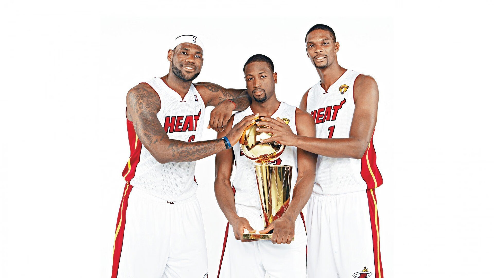 街道轰鸣与球场绝杀,速度与意志的双重交响